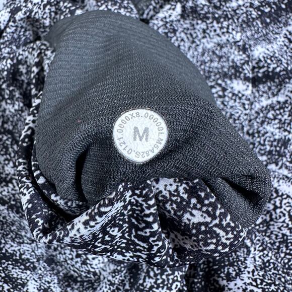 Lululemon Surge Tight 22" Men's Size Medium LM5A82S Excellent Used Condition - Picture 3 of 6